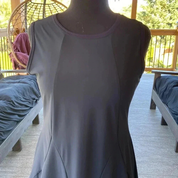 Jason  | Sleeveless Dress - Picture 3 of 7